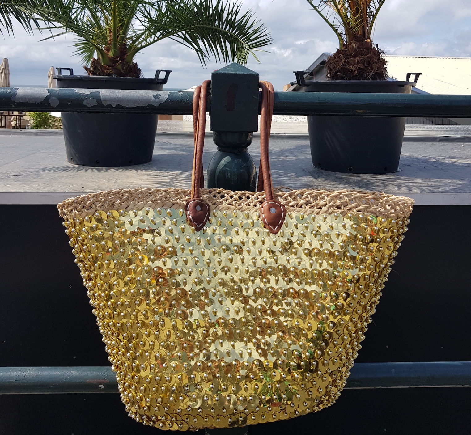 hoekpunt neutrale Ongelofelijk rieten strandtas ibiza met grote gouden pailletten - Darcey&Dolls