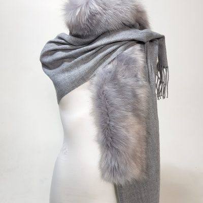 bont sjaal licht grijs 24.95
