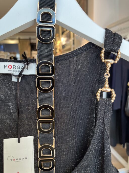 strechriem  Dior look Onze stijlvolle stretchriem met schakels, geïnspireerd door de iconische stijlen van Gucci, Chanel en Hermès. Deze riem combineert mode en functionaliteit, Het is one-size strech van mt 34™42 waardoor je altijd verzekerd bent van de perfecte pasvorm. Dankzij de elastische band die zich moeiteloos aanpast aan je taille, hoef je je nooit meer zorgen te maken over de maat.- **Elastisch En Aanpasbaar:** De hoogwaardige elastische band zorgt voor een comfortabele en flexibele pasvorm, geschikt voor elke gelegenheid.- **Stijlvolle Schakels:** De unieke schakels geven een luxe uitstraling en maken deze riem tot het perfecte accessoire voor elke outfit.- **Kleurvariaties:** Beschikbaar in diverse kleuren, zodat je altijd een stijl kunt kiezen die bij jouw persoonlijke smaak en look past.- **Veelzijdig Gebruik:** Perfect voor zowel casual als formele outfits, en een ideale aanvulling voor zowel je dagelijkse garderobe als speciale gelegenheden.Voeg een vleugje luxe toe aan je look met onze stretchriem met schakels – de ideale mix van comfort en stijl!