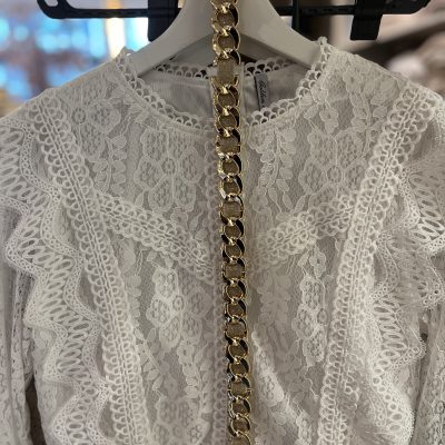 riem elastiek met gouden schakels ...super leuke riem van elastiek heel rekbaar gaat van maat 32™44 met grote gouden schakels