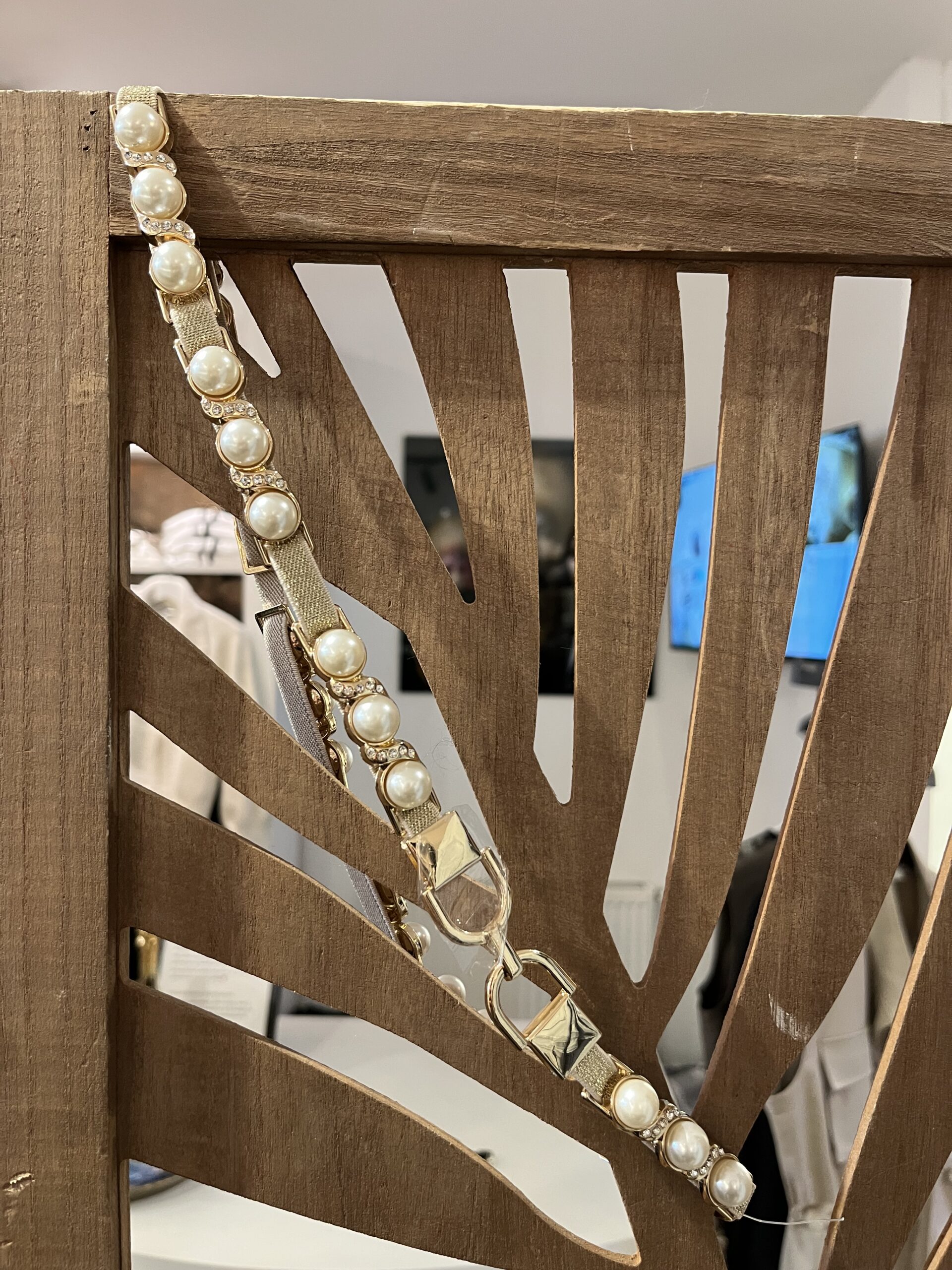 Gouden stretchriem dames met parels en strass