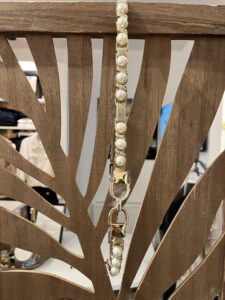 elastische damesriem parels goud leuke stretchriem van goud elastiek met schakels van kleine parels en steentjes