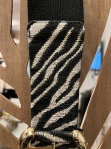 Grijze stretchriem dames met zebraprint en gouden gesp