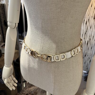witte damesriem met gouden schakels