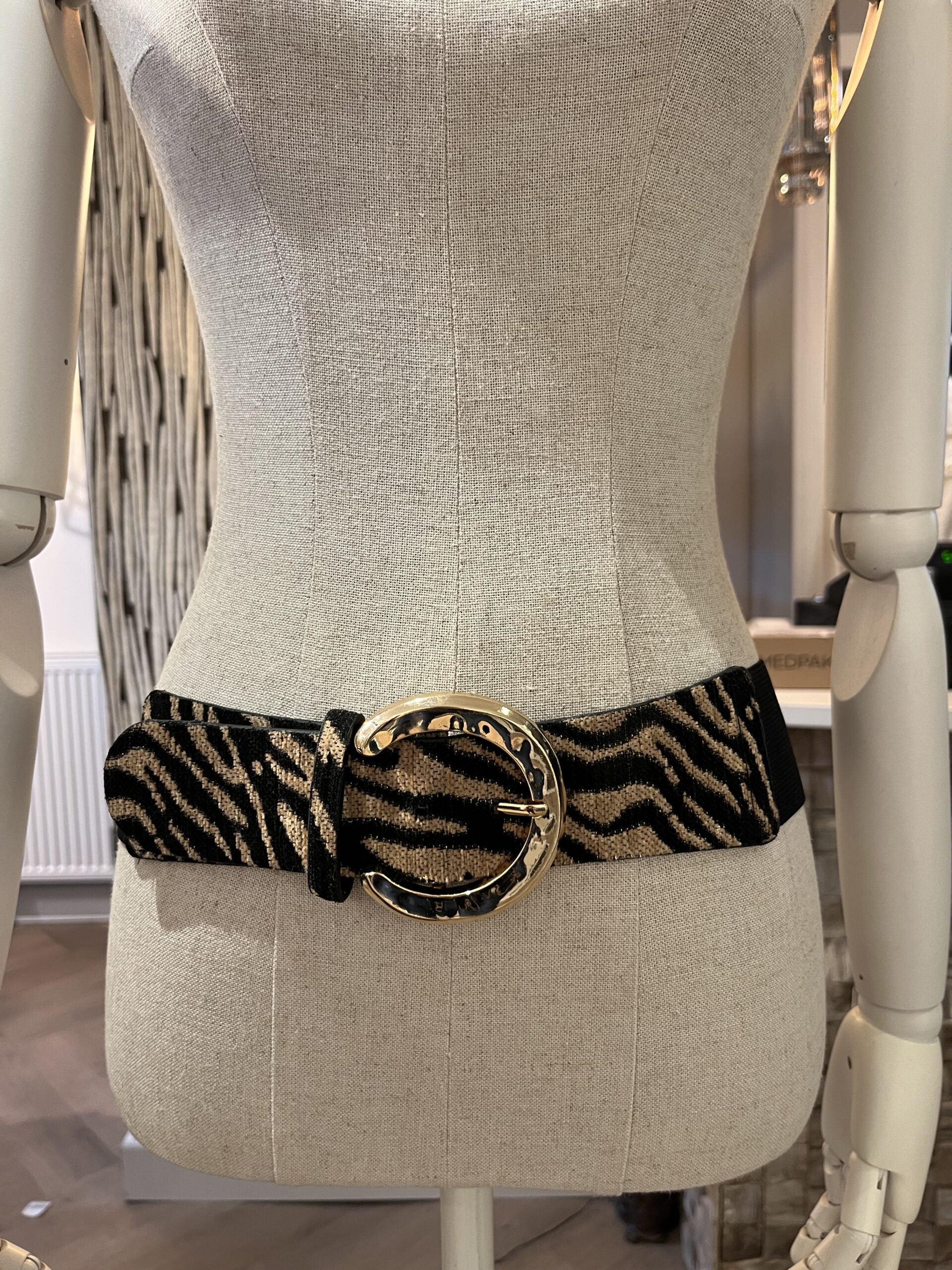 Zwarte stretchriem dames met beige zebraprint
